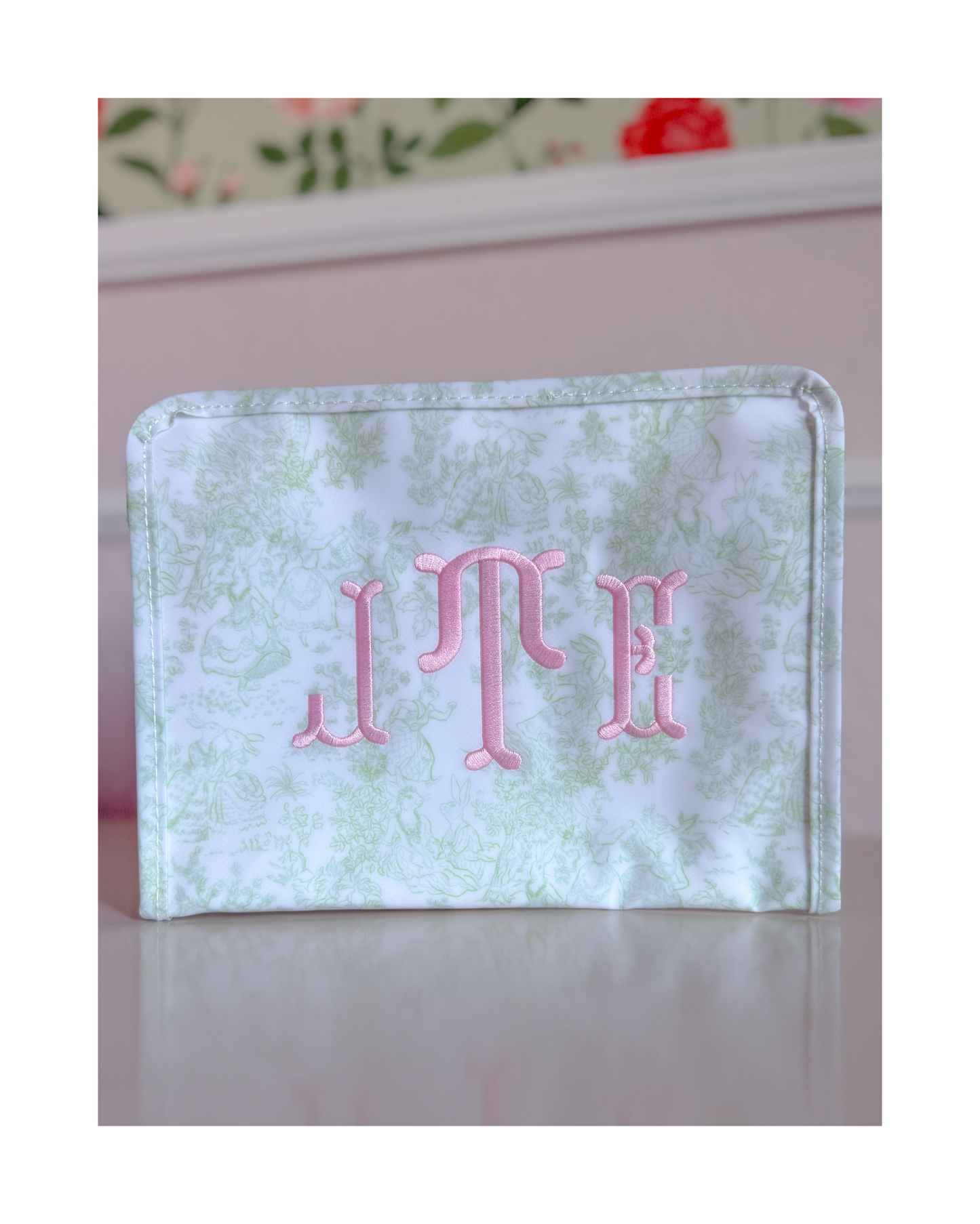 TRVL Roadie - Bunny Toile Green